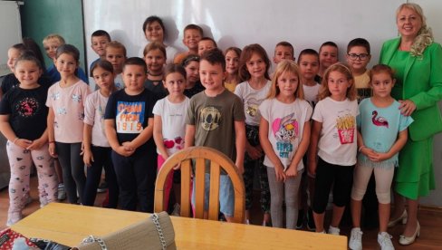 ŠKOLU NE POHAĐA 60.7 MILIONA DECE: U Ugljeviku obeležen Dan pismenosti ŠKOLU NE POHAĐA 60.7 MILIONA DECE: U Ugljeviku obeležen Dan pismenosti