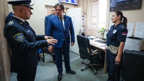 GAŠIĆ U PIROTU: Policija prati kretanje i boravak migranata (FOTO) GAŠIĆ U PIROTU: Policija prati kretanje i boravak migranata (FOTO)