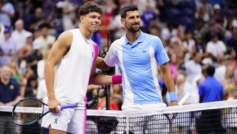 IZNENAĐENJE U PARIZU: Novak Đoković dobio lakši put ka završnici mastersa IZNENAĐENJE U PARIZU: Novak Đoković dobio lakši put ka završnici mastersa