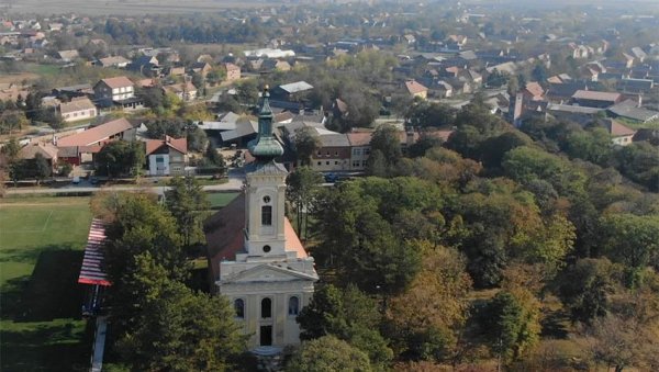 СКУПЉАЈУ НОВАЦ ЗА ЦРКВУ У САКУЛАМА: Још мало средстава неопходно за замену столарије СКУПЉАЈУ НОВАЦ ЗА ЦРКВУ У САКУЛАМА: Још мало средстава неопходно за замену столарије