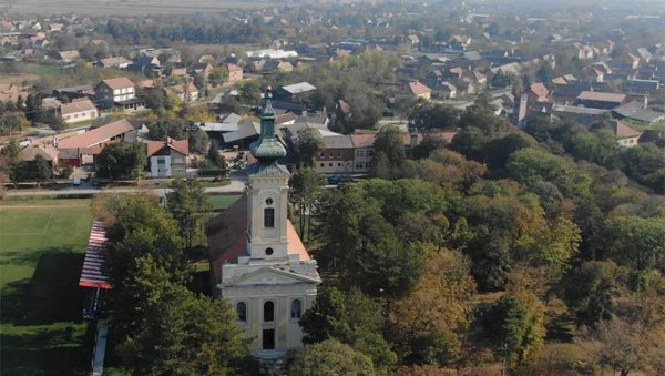 СКУПЉАЈУ НОВАЦ ЗА ЦРКВУ У САКУЛАМА: Још мало средстава неопходно за замену столарије