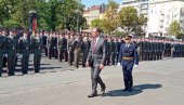 СТИЖУ НОВА УЛАГАЊА У ВОЈНУ ИНДУСТРИЈУ: Председник Вучић најавио лепе вести СТИЖУ НОВА УЛАГАЊА У ВОЈНУ ИНДУСТРИЈУ: Председник Вучић најавио лепе вести