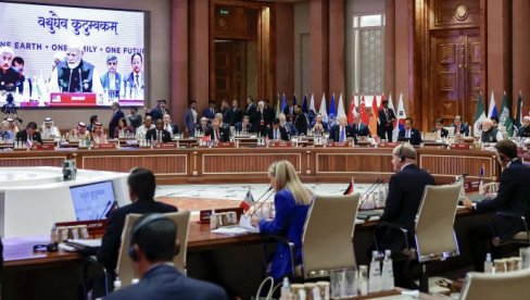 MOSKVA POZDRAVILA STAV G20, KIJEV SE NALJUTIO: Lideri zemalja na samitu u NJu Delhiju nisu osudili Rusiju zbog rata u Ukrajini MOSKVA POZDRAVILA STAV G20, KIJEV SE NALJUTIO: Lideri zemalja na samitu u NJu Delhiju nisu osudili Rusiju zbog rata u Ukrajini