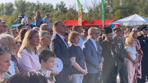 DANI PORODICE U PERLEZU Vučević: Mi verujemo u tradicionalne vrednosti (VIDEO) DANI PORODICE U PERLEZU Vučević: Mi verujemo u tradicionalne vrednosti (VIDEO)