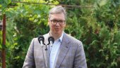 ВУЧИЋ ОБИЛАЗИ ЦЕНТАР ЗА ПАЛИЈАТИВНО ЗБРИЊАВАЊЕ УКЦ: Председник у некадашњој ковид болници