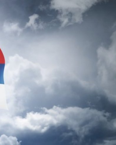 НА ОПШТИНИ ЖАБЉАК ХТЕЛИ ДА ИСТАКНУ СРПСКУ ТРОБОЈКУ: ДПС поднео кривичну пријаву