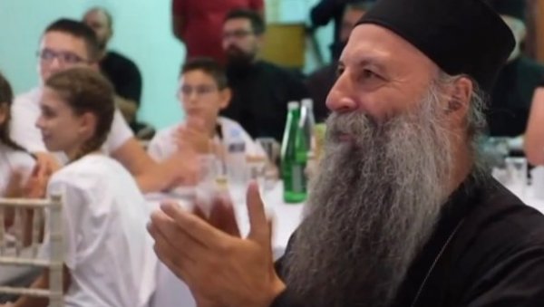 СТИГЛА ВАЖНА ПОДРШКА: Патријарх Порфирије послао поруку Орловима пред почетак финала Мундобаскета (ВИДЕО) СТИГЛА ВАЖНА ПОДРШКА: Патријарх Порфирије послао поруку Орловима пред почетак финала Мундобаскета (ВИДЕО)