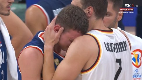 SUZE ORLOVA KOJE MNOGO BOLE: Momci neutešni nakon finala, pokazali koliko im je stalo, evo kome je bilo najteže SUZE ORLOVA KOJE MNOGO BOLE: Momci neutešni nakon finala, pokazali koliko im je stalo, evo kome je bilo najteže