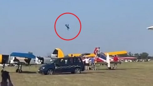 UZNEMIRUJUĆI SNIMAK PADA AVIONA U MAĐARSKOJ: Tragedija nedaleko od Budimpešte (VIDEO) UZNEMIRUJUĆI SNIMAK PADA AVIONA U MAĐARSKOJ: Tragedija nedaleko od Budimpešte (VIDEO)