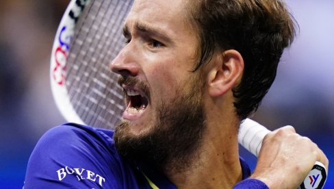JABUKA RAZDORA: Kako svetski moćnici koriste Danila Medvedeva da zavade Ruse JABUKA RAZDORA: Kako svetski moćnici koriste Danila Medvedeva da zavade Ruse
