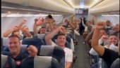 GRMI U AVIONU! Reprezentativci Srbije proslavljaju trijumf Novaka Đokovića (VIDEO) GRMI U AVIONU! Reprezentativci Srbije proslavljaju trijumf Novaka Đokovića (VIDEO)