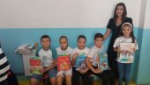 ПОЗДРАВ МАЛИШАНИМА СА КиМ: Деца са Косова и Метохије добила 35 комплета уџбеника из Ниша ПОЗДРАВ МАЛИШАНИМА СА КиМ: Деца са Косова и Метохије добила 35 комплета уџбеника из Ниша