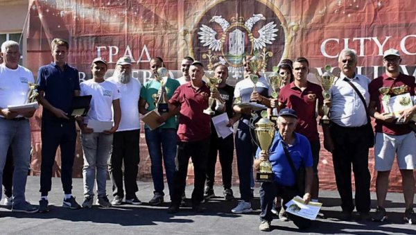 ЗЛАТО ЗА ЗЛАТАРИЋКО СТАДО: Одржана 16. овчарска изложба у Причевићу код Ваљева ЗЛАТО ЗА ЗЛАТАРИЋКО СТАДО: Одржана 16. овчарска изложба у Причевићу код Ваљева