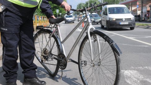 VOZAČ ŠKODE VOZIO PIJAN: U incidentu kod Kraljeva povređen aktivista Lokalnog fronta VOZAČ ŠKODE VOZIO PIJAN: U incidentu kod Kraljeva povređen aktivista Lokalnog fronta