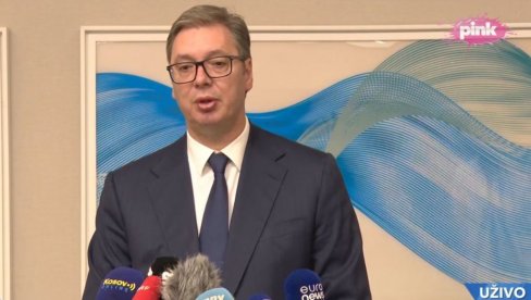 NIJE NJIMA PARIZER PROBLEM Vučić o ispadima opozicije - Lično ću da kupim onaj parizer i da pojedem sendvič sa Malim i Momirovićem NIJE NJIMA PARIZER PROBLEM Vučić o ispadima opozicije - Lično ću da kupim onaj parizer i da pojedem sendvič sa Malim i Momirovićem