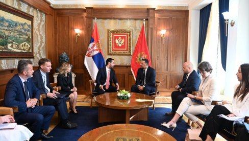МОМИРОВИЋ: Црна Гора и Србија имају снажне заједничке економске интересе (ФОТО) МОМИРОВИЋ: Црна Гора и Србија имају снажне заједничке економске интересе (ФОТО)