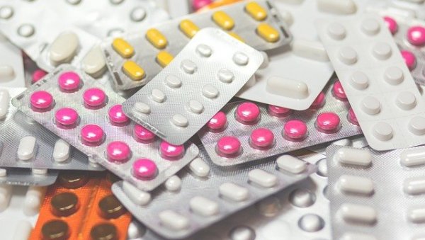 ДЕЛУЈЕ ПРОТИВ СМРТОНОСНЕ СУПЕРБАКТЕРИЈЕ: Научници развили нови антибиотик ДЕЛУЈЕ ПРОТИВ СМРТОНОСНЕ СУПЕРБАКТЕРИЈЕ: Научници развили нови антибиотик