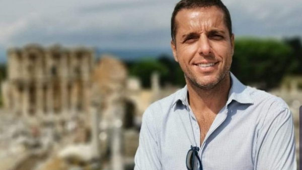 ЋИРИЛИЦА ЈЕ ПИСМО, ПОРУКА И НАЧИН ЖИВОТА: Марко Кентера, селектор драмског програма Фестивала „Ћирилицом“ у Будви ЋИРИЛИЦА ЈЕ ПИСМО, ПОРУКА И НАЧИН ЖИВОТА: Марко Кентера, селектор драмског програма Фестивала „Ћирилицом“ у Будви