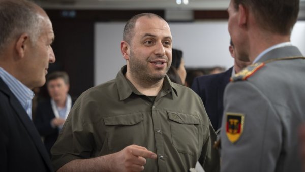 УКРАЈИНСКИ МИНИСТАР ОДБРАНЕ: Прети да ће заузети Крим следеће године (ВИДЕО) УКРАЈИНСКИ МИНИСТАР ОДБРАНЕ: Прети да ће заузети Крим следеће године (ВИДЕО)