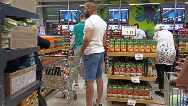 У ЦРНОЈ ГОРИ ЈЕФТИНИЈЕ 500 АРТИКАЛА: Марже поједине робе ограничене на пет до 15 одсто до 31. маја У ЦРНОЈ ГОРИ ЈЕФТИНИЈЕ 500 АРТИКАЛА: Марже поједине робе ограничене на пет до 15 одсто до 31. маја