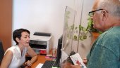 KARTICA DONOSI POPUSTE : Sa penzionerima u Filijali PIO fonda u Sremskoj Mitrovici KARTICA DONOSI POPUSTE : Sa penzionerima u Filijali PIO fonda u Sremskoj Mitrovici