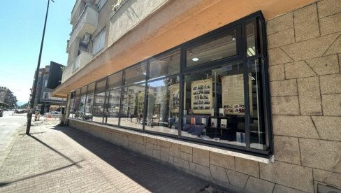 IZLOŽBA U LESKOVAČKOJ BIBLIOTECI: Nastavlja se program „Slike među knjigama“ IZLOŽBA U LESKOVAČKOJ BIBLIOTECI: Nastavlja se program „Slike među knjigama“