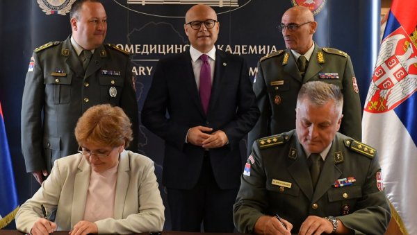 ВМА СЕ ВРАЋА КУЋИ: Министарка здравља на потписивању уговора о трансплантацији ВМА СЕ ВРАЋА КУЋИ: Министарка здравља на потписивању уговора о трансплантацији