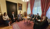 ВАЖНА ПОСЕТА МАЂАРСКОЈ: Министар Нешић са српском дијаспором у Сент Андреји ВАЖНА ПОСЕТА МАЂАРСКОЈ: Министар Нешић са српском дијаспором у Сент Андреји