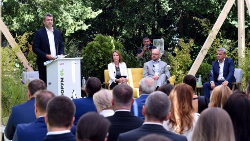POLOVINA ENERGIJE IZ OBNOVLJIVIH IZVORA: Forum 01 o izazovima održivog razvoja i predstojeće zelene tranzicije, u organizaciji „Novosti“ POLOVINA ENERGIJE IZ OBNOVLJIVIH IZVORA: Forum 01 o izazovima održivog razvoja i predstojeće zelene tranzicije, u organizaciji „Novosti“