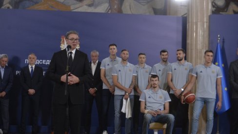 ЗА ОЛИМПИЈСКО ЗЛАТО 200.000 ЕВРА: Председник Вучић најавио награде олимпијцима који се попну на трон ЗА ОЛИМПИЈСКО ЗЛАТО 200.000 ЕВРА: Председник Вучић најавио награде олимпијцима који се попну на трон