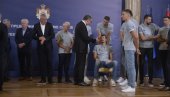 ПРЕДСЕДНИК ОБЈАВИО ДИРЉИВ СНИМАК ПОСЛЕ ПРИЈЕМА КОШАРКАША: Поносан на шапионе (ВИДЕО)