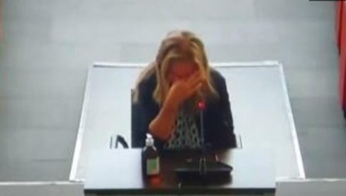 ЗАЉУБИЛА САМ СЕ У ПОГРЕШНОГ ЧОВЕКА: Суноврат легендарне тенисерке, изгубила 17 милиона евра, прети јој вишегодишња казна затвора ЗАЉУБИЛА САМ СЕ У ПОГРЕШНОГ ЧОВЕКА: Суноврат легендарне тенисерке, изгубила 17 милиона евра, прети јој вишегодишња казна затвора
