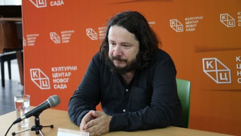 ODJEK KATASTROFE KROZ STIHOVE I STROFE: Muharem Bazdulj o dometima poezije stvarane u vreme trajanja i raspada SFRJ (VIDEO) ODJEK KATASTROFE KROZ STIHOVE I STROFE: Muharem Bazdulj o dometima poezije stvarane u vreme trajanja i raspada SFRJ (VIDEO)