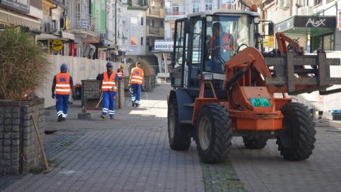 INFRASTRUKTURNI RADOVI U SVILAJNCU: Nastavlja se rekonstrukcija Krive čaršije (FOTO)