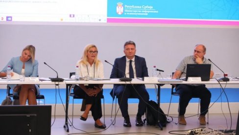 PRVI OKRUGLI STO: U toku je javna rasprava o Nacrtu zakona o javnom informisanju i medijima (FOTO) PRVI OKRUGLI STO: U toku je javna rasprava o Nacrtu zakona o javnom informisanju i medijima (FOTO)