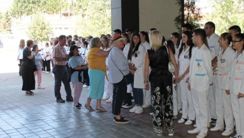 U VRANJE STIGLI GOSTI IZ ŠKOTSKE: Poseta potomaka čuvene dobrotvorke srpskog naroda U VRANJE STIGLI GOSTI IZ ŠKOTSKE: Poseta potomaka čuvene dobrotvorke srpskog naroda