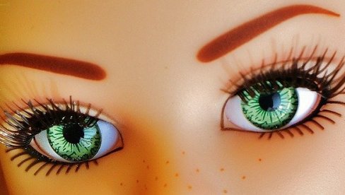 СЕКСУАЛНЕ ЛУТКЕ С ДЕЧЈИМ ЛИКОМ: Француска јавност запањена производом фирме која отвара свој први бутик гардеробе у Паризу