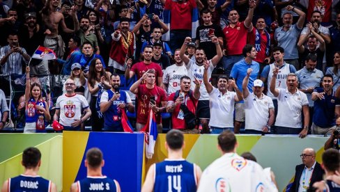 OSTAĆE NAJLEPŠE USPOMENE: Maestralni Vasilije Micić posle osvajanja bronze OSTAĆE NAJLEPŠE USPOMENE: Maestralni Vasilije Micić posle osvajanja bronze