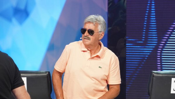 БАКШИШ НИЈЕ ОТИМАЧИНА: Драган Стојковић Босанац брани колеге које узимају новац током наступа БАКШИШ НИЈЕ ОТИМАЧИНА: Драган Стојковић Босанац брани колеге које узимају новац током наступа