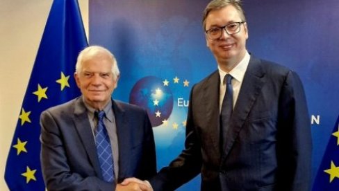 ПОЧЕО САСТАНАК ВУЧИЋА СА БОРЕЉОМ И ЛАЈЧАКОМ: Важни разговори за Србију (ФОТО) ПОЧЕО САСТАНАК ВУЧИЋА СА БОРЕЉОМ И ЛАЈЧАКОМ: Важни разговори за Србију (ФОТО)