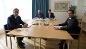 NASTAVAK DIJALOGA BEOGRADA I PRIŠTINE: U Briselu počeo trilateralni sastanak NASTAVAK DIJALOGA BEOGRADA I PRIŠTINE: U Briselu počeo trilateralni sastanak