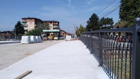 IZGRADNJA DRUMSKOG MOSTA U PARAĆINU: Radovi u završnoj fazi, predstoji asfaltiranje (FOTO) IZGRADNJA DRUMSKOG MOSTA U PARAĆINU: Radovi u završnoj fazi, predstoji asfaltiranje (FOTO)