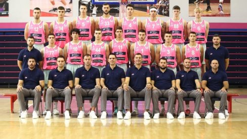 MEGA SPREMNA ZA NOVU SEZONU: Klub predstavio tim i nove dresove (FOTO) MEGA SPREMNA ZA NOVU SEZONU: Klub predstavio tim i nove dresove (FOTO)