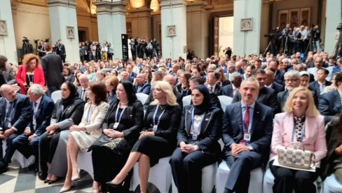 RADIMO ZA DOBROBIT PORODICE: Ministarka Kisić na Demografskom samitu u Budimpešti RADIMO ZA DOBROBIT PORODICE: Ministarka Kisić na Demografskom samitu u Budimpešti