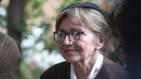 JEDVA SAM SE IŠČUPALA LJiljanu slomio razvod: Deca su uz mene, oduvek sam bila borac JEDVA SAM SE IŠČUPALA LJiljanu slomio razvod: Deca su uz mene, oduvek sam bila borac