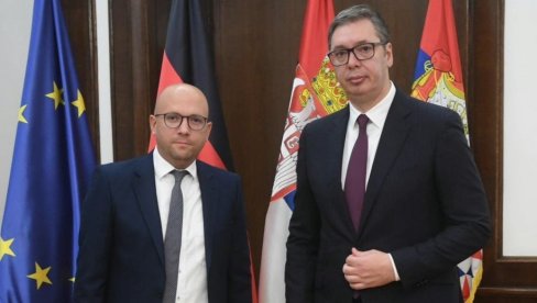 VUČIĆ SE SASTAO SA SARACINOM: Razgovarali smo o angažovanju relevantnih međunarodnih aktera na deeskalaciji situacije na KiM (FOTO) VUČIĆ SE SASTAO SA SARACINOM: Razgovarali smo o angažovanju relevantnih međunarodnih aktera na deeskalaciji situacije na KiM (FOTO)