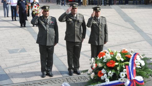 U ČAST BESMRTNIH RATNIKA: U Kraljevu obeležen Dan srpskog jedinstva, slobode i nacionalne zastave (FOTO) U ČAST BESMRTNIH RATNIKA: U Kraljevu obeležen Dan srpskog jedinstva, slobode i nacionalne zastave (FOTO)