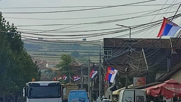 ДОЧЕКАЛИ ПРАЗНИК УЗ ПРЕБИЈЕНЕ СРБЕ: Љиљана Шубарић, председница општине Грачаница - народ на КиМ трпи све могуће притиске ДОЧЕКАЛИ ПРАЗНИК УЗ ПРЕБИЈЕНЕ СРБЕ: Љиљана Шубарић, председница општине Грачаница - народ на КиМ трпи све могуће притиске