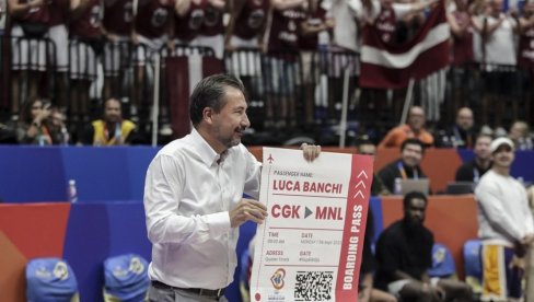 SKARIOLA MENJA ITALIJAN: Najbolji sa Mundobasketa seda na klupu Virtusa SKARIOLA MENJA ITALIJAN: Najbolji sa Mundobasketa seda na klupu Virtusa
