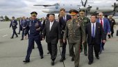 КИМУ ПРИКАЗАН КИНЖАЛ Шојгу и Ун обишли фрегату Пацифичке флоте Маршал Шапошњиков (ФОТО) КИМУ ПРИКАЗАН КИНЖАЛ Шојгу и Ун обишли фрегату Пацифичке флоте Маршал Шапошњиков (ФОТО)